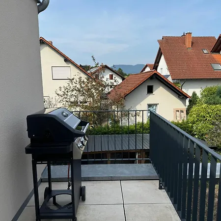 Vyne - Terrasse - Grill - Privatparkplatz Venningen