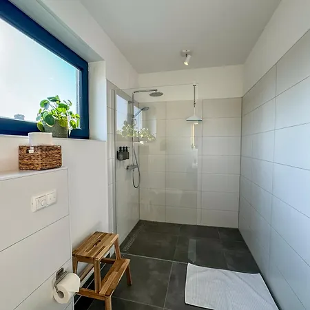 Moderne Mit Terrasse, Grill & Privatparkplatz * Venningen