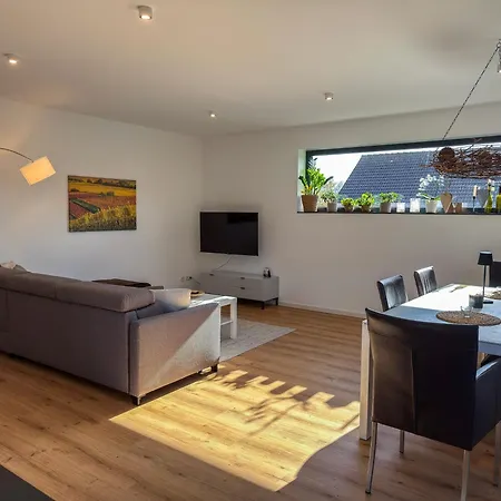 Moderne Mit Terrasse, Grill & Privatparkplatz Appartamento